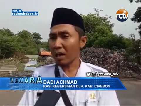 DLH Angkut Sampah Di TPS Gebang Kulon