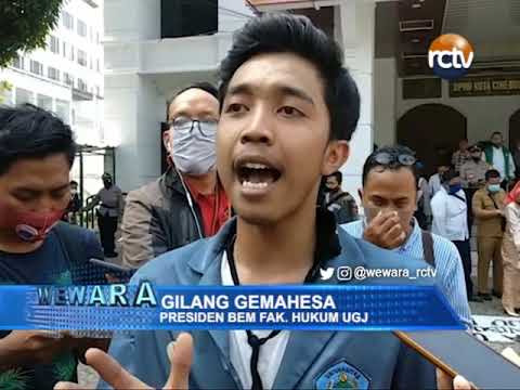 Aksi Demo Mahasiswa di DPRD Kota Cirebon