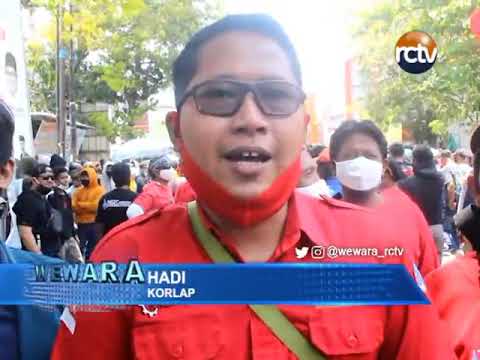 Demo di Depan DPRD Indramayu Ricuh