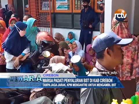 Warga Padati Penyaluran BST di Kab Cirebon