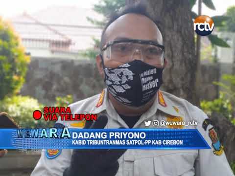 Satpol-PP Kab Cirebon Tertibkan Baliho Ilegal