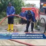 Damkar Bantu Bersihkan Lumpur Sisa Banjir Desa Ciuyah