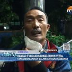 Damkar Evakuasi Sarang Tawon Vespa