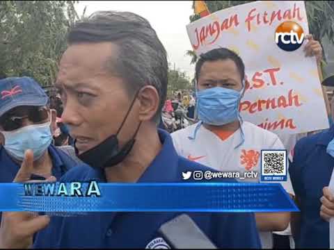 Warga Jagapura Demo Dana BST Dipotong