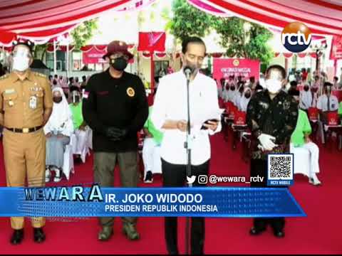 Presiden Jokowi Memantau Vaksinasi Pelajar di SMAN 1 Beber