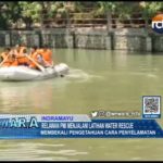 Relawan PMI Menjalani Latihan Water Rescue