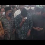 Doakan Jenazah Wali Kota Bandung, Ridwan Kamil Menangis