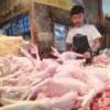 Dampak Pakan Ternak Mahal, Harga Daging Ayam di Pasar Cianjur Naik Rp8 Ribu/Kilogram