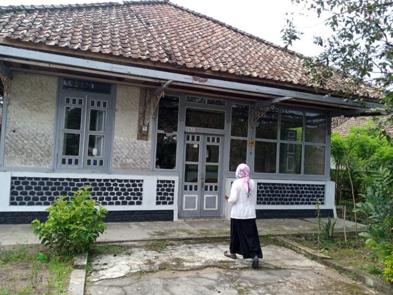 Melihat Rumah Bersejarah di Desa Cibubuan, Kabupaten Sumedang