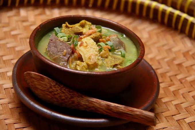 10 Makanan Khas Cirebon yang Lezat, Dari Mulai Empal Gentong Sampai Sate Kalong