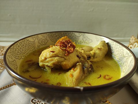 Resep Opor Ayam Kuning Spesial Lebaran