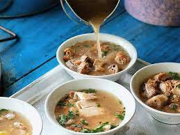 Kenikmatan haqiqi Sop Ayam Pecok Ala Pak Min makan khas klaten