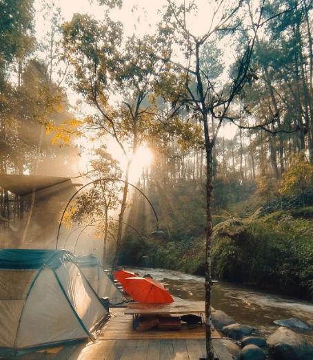 Foto: instagram/@pineustilu/ Camping Pangalengan Pinggir Sungai