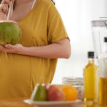 Rahasia Kesehatan Ibu Hamil: Air Kelapa Segar sebagai Minuman Ajaib