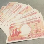 Uang Kuno Kertas 100 Rupiah