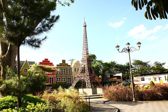 Gak Usah Jauh-jauh Ke Paris! Tempat Wisata Bogor Ini Menawarkan Suasana Bak di Eropa Loh!