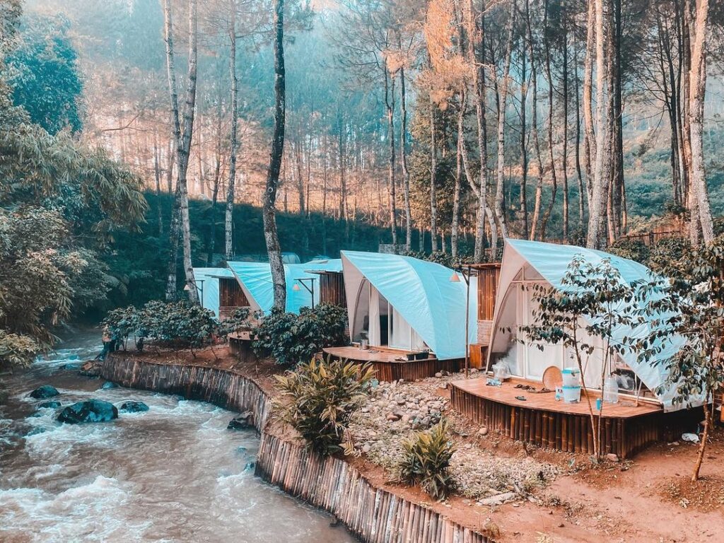 Camp Pinggir Sungai Pangalengan/Wisata Milenial