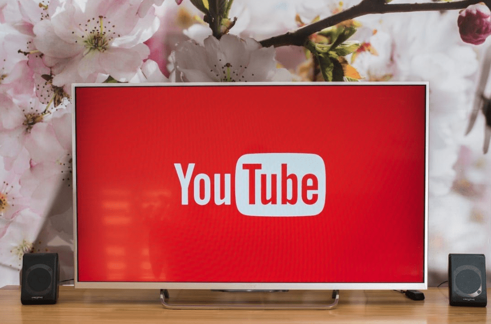 Hiburan di Layar Besar: Panduan Mudah Cara Nonton YouTube di Smart TV TCL