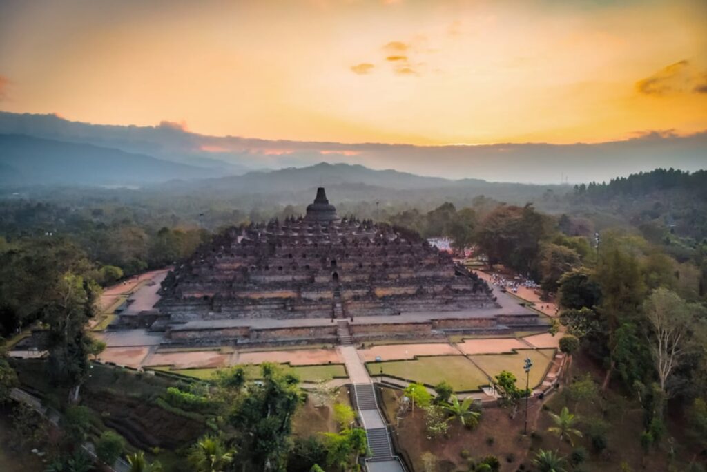 Berburu Wisata Magelang : Ada Candi Borobudur, Ketep Pass, Sendang Maren, Museum Misi Muntilan dan Lain-lain