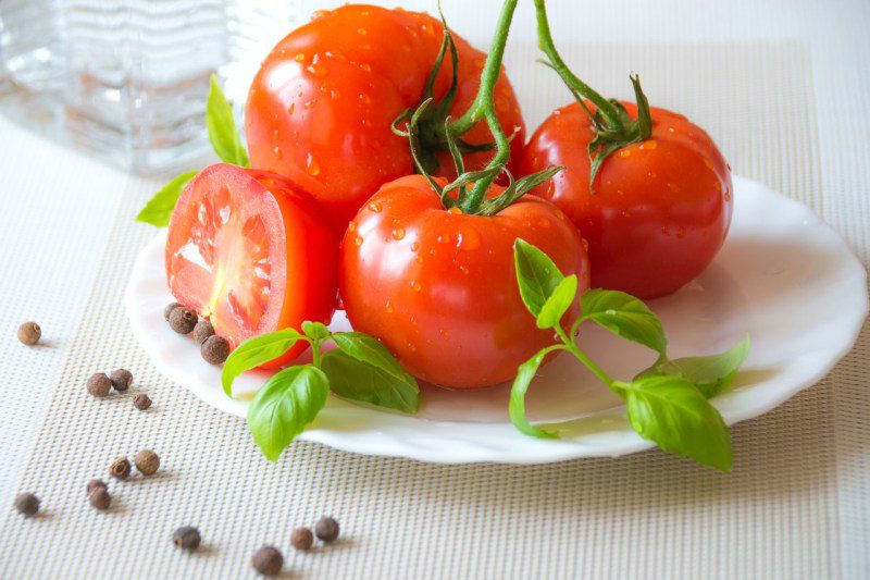 Wow Penelitian Menyatakan Ternyata Kandungan Gizi Buah Tomat Memberikan Manpaat Bagi Kesehatan Yang Cukup Tinggi !liat Disini Ya.