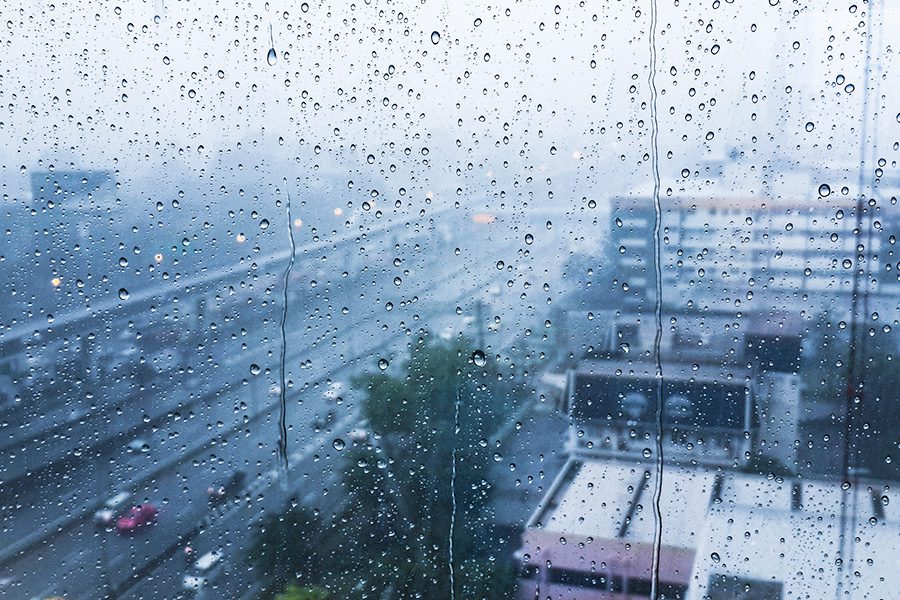 Mengapa Udara Terasa Lebih Dingin Saat Musim Hujan? Ternyata Ini Penyebabnya