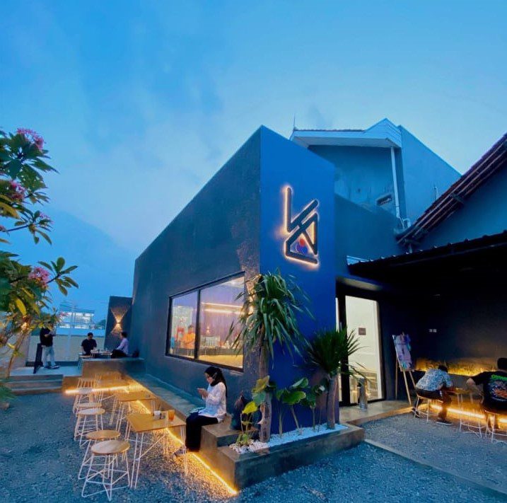 Cafe Kaelcavity Cirebon Desain Kekinian Nuansa Nyaman dan Sejuk