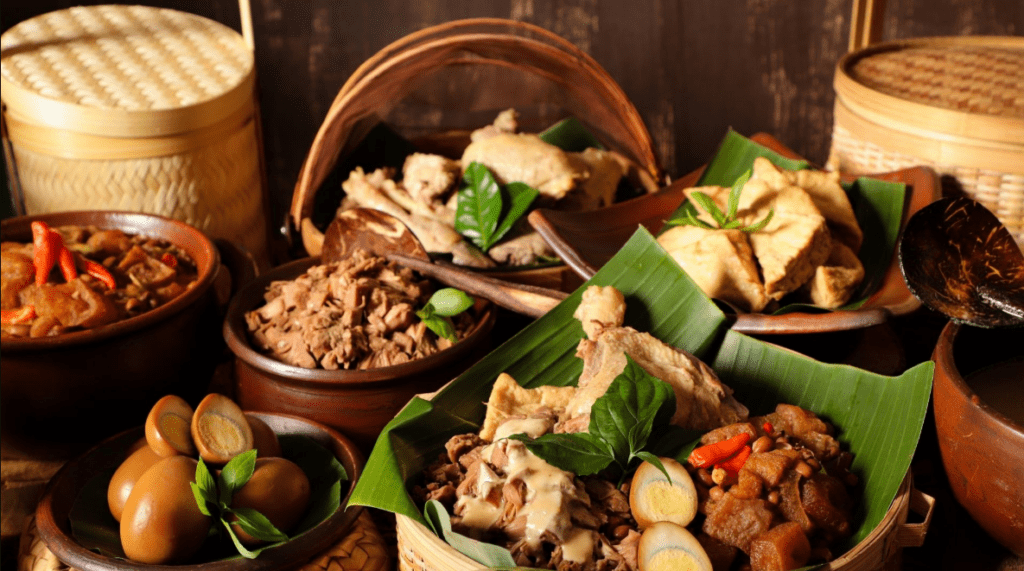 Rasakan Lezatnya Kuliner Khas Yogyakarta: Rekomendasi Makanan yang Harus Dicoba Saat Berkunjung ke Jogja!
