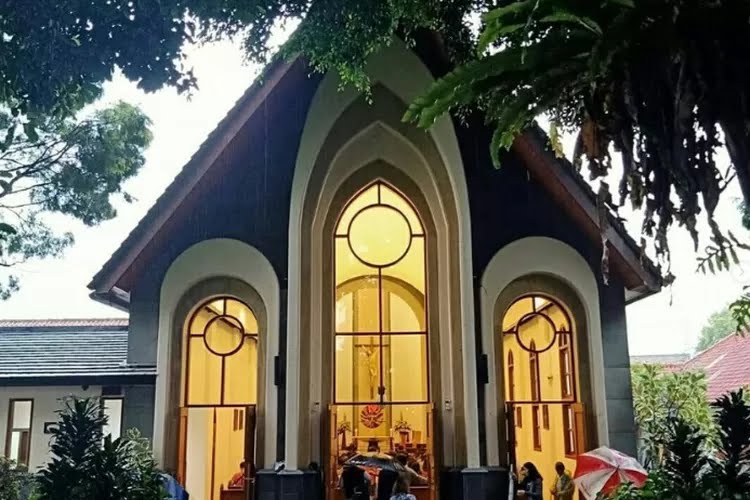 Berkunjung Ke Gereja Karmel Lembang yang Bersejarah, Jadi Tempat Ziarah Populer