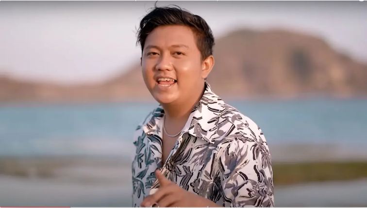 Mengenal Musisi Indonesia Asal Ngawi Denny Caknan yang Populer Lewat Lagu ' Kartonyono Medot Janji