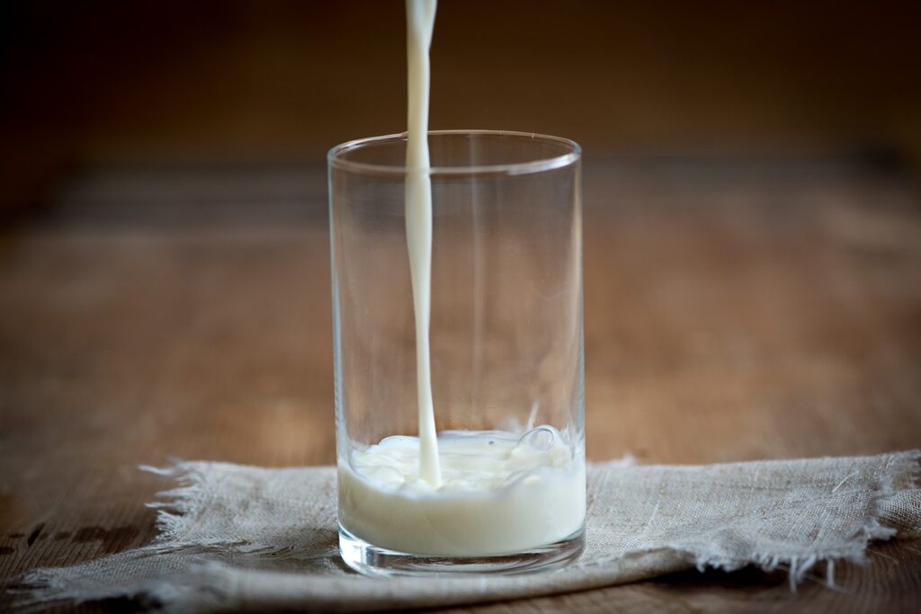 5 Alternatif Pengganti Susu Sapi Bagi yang Alergi Maupun yang Ingin Diet