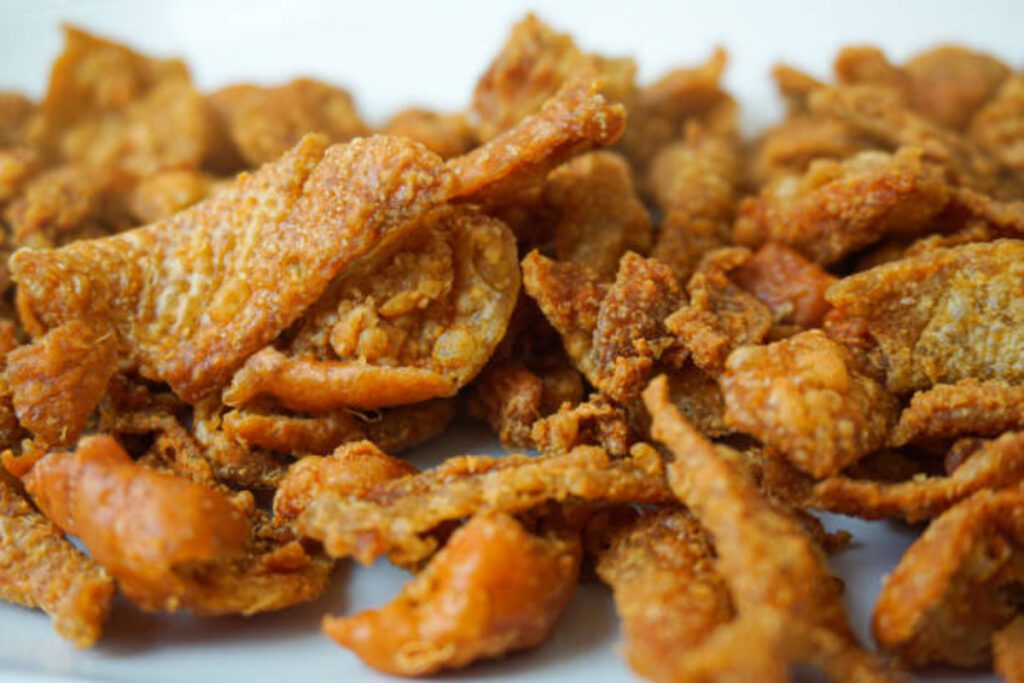 Suka Makan Kulit Ayam? Cari Tahu Cara Mengolah Kulit Ayam Agar Tidak Bau dan Teksturnya Renyah