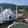 Destinasi Wisata Religi yang Wajib Kamu Kunjungi: 5 Masjid dengan Arsitektur Paling Unik di Padang, Pernah ke Sini?