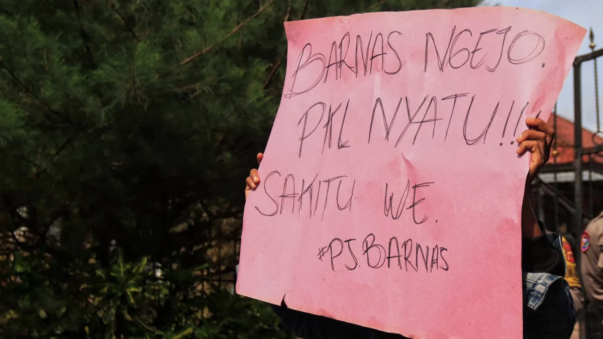 PKL di Kabupaten Garut ancam gelar aksi demo besar besaran jika tuntutan mereka tidak didengan Pj Bupati Garut