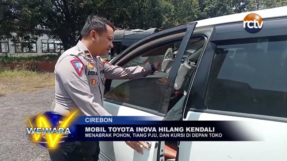 Mobil Toyota Inova Hilang Kendali