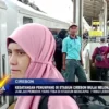 Kedatangan Penumpang Di Stasiun Cirebon Mulai Melonjak