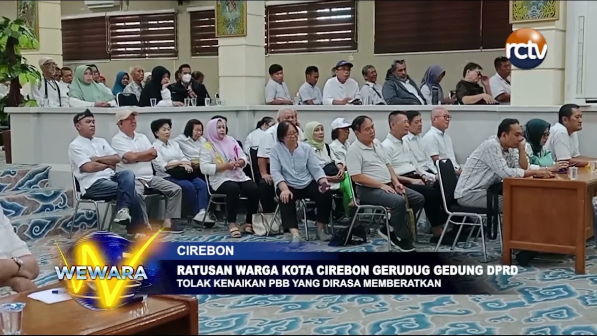 Ratusan Warga Kota Cirebon Gerudug Gedung DPRD